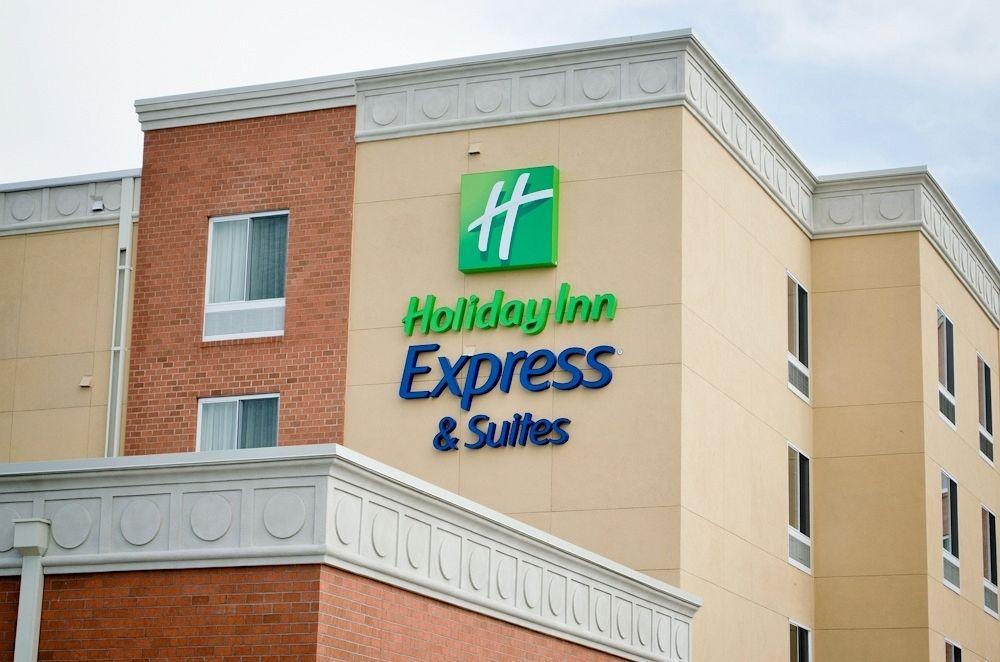 Holiday Inn Express & Suites Denver North - Thornton By Ihg Exterior photo