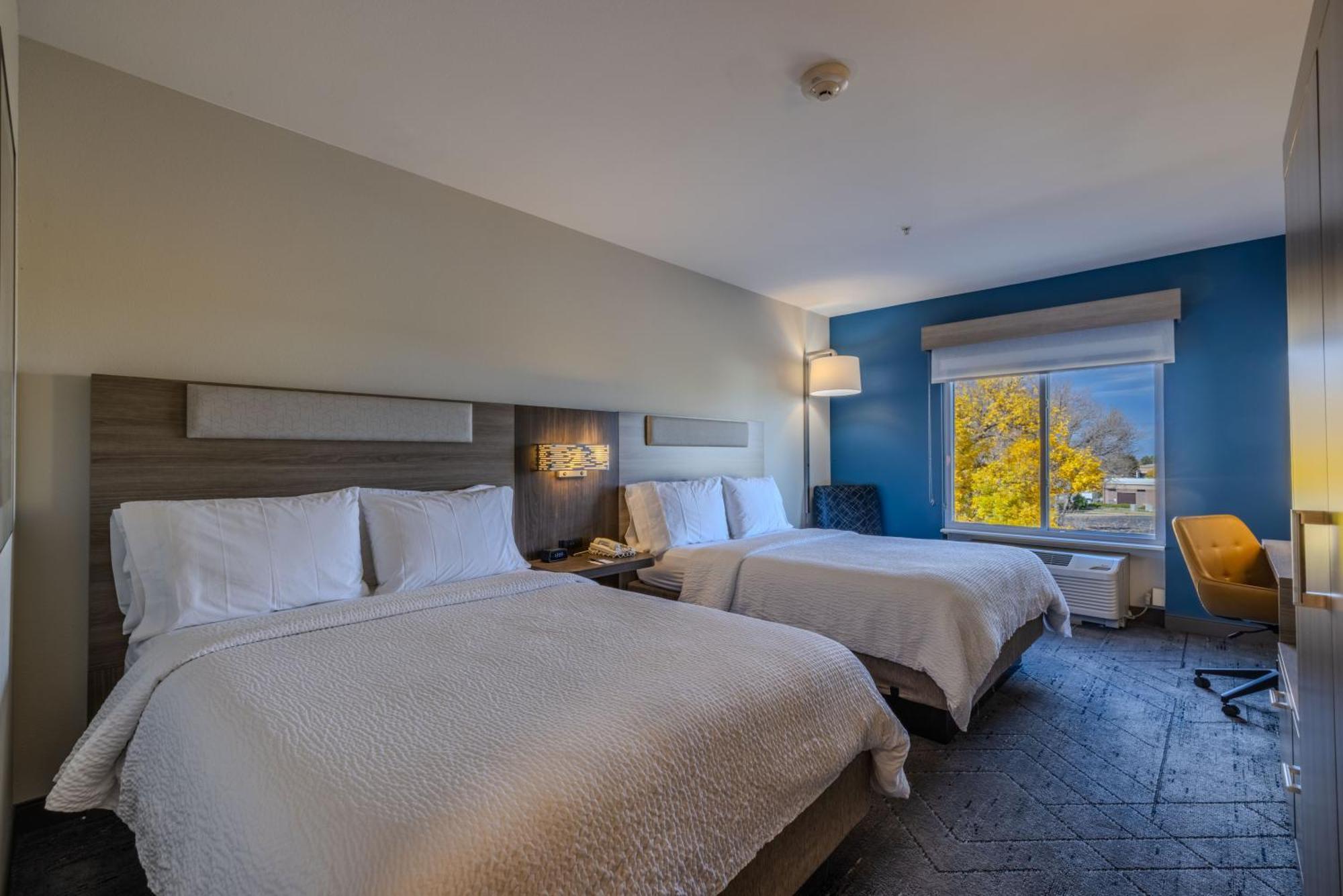 Holiday Inn Express & Suites Denver North - Thornton By Ihg Exterior photo
